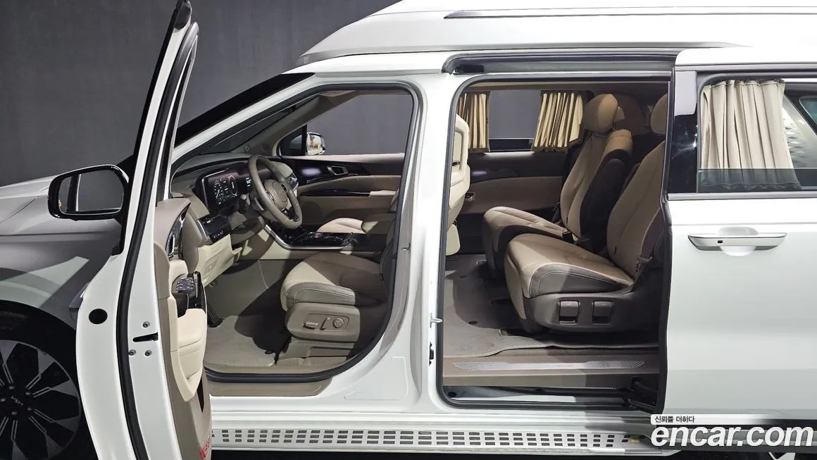 Kia Carnival — фото 10