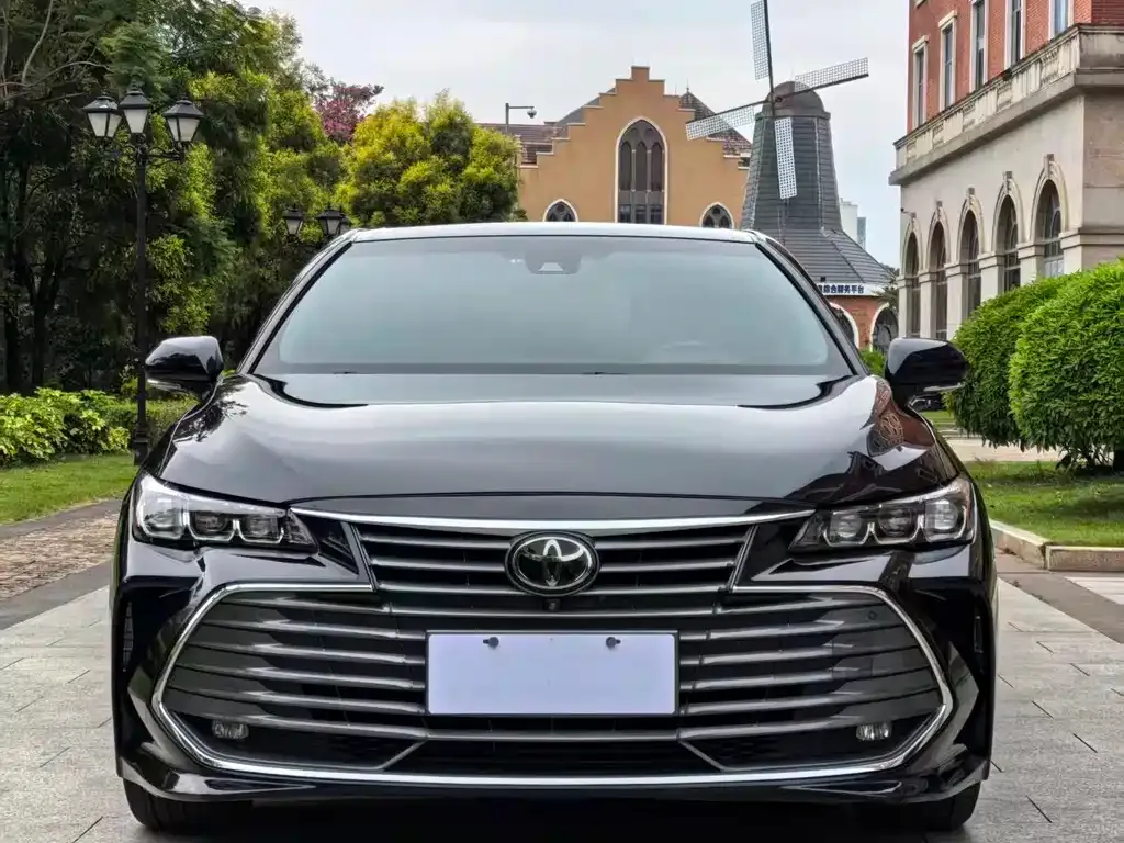 Toyota Avalon — фото 2
