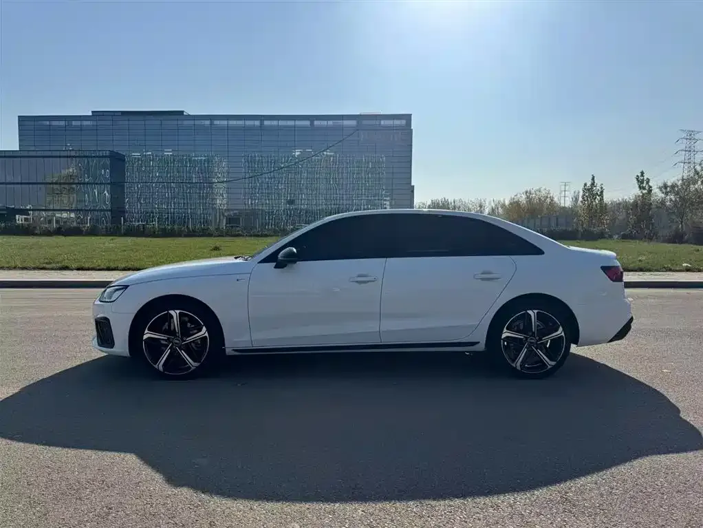 Audi A4L 2024 из CN, фото 4