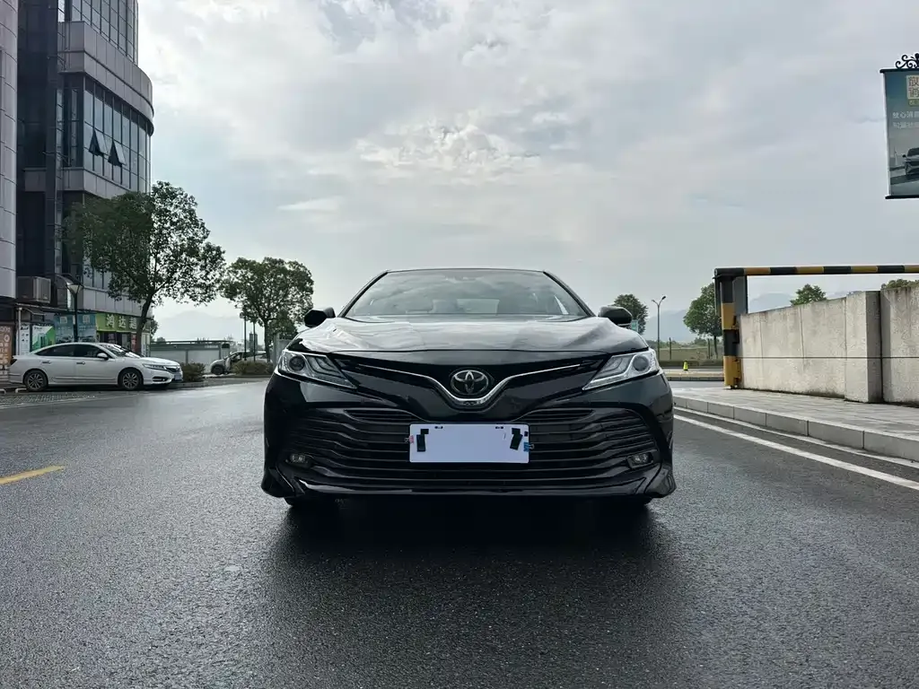 Toyota Camry 2021 из CN, фото 2