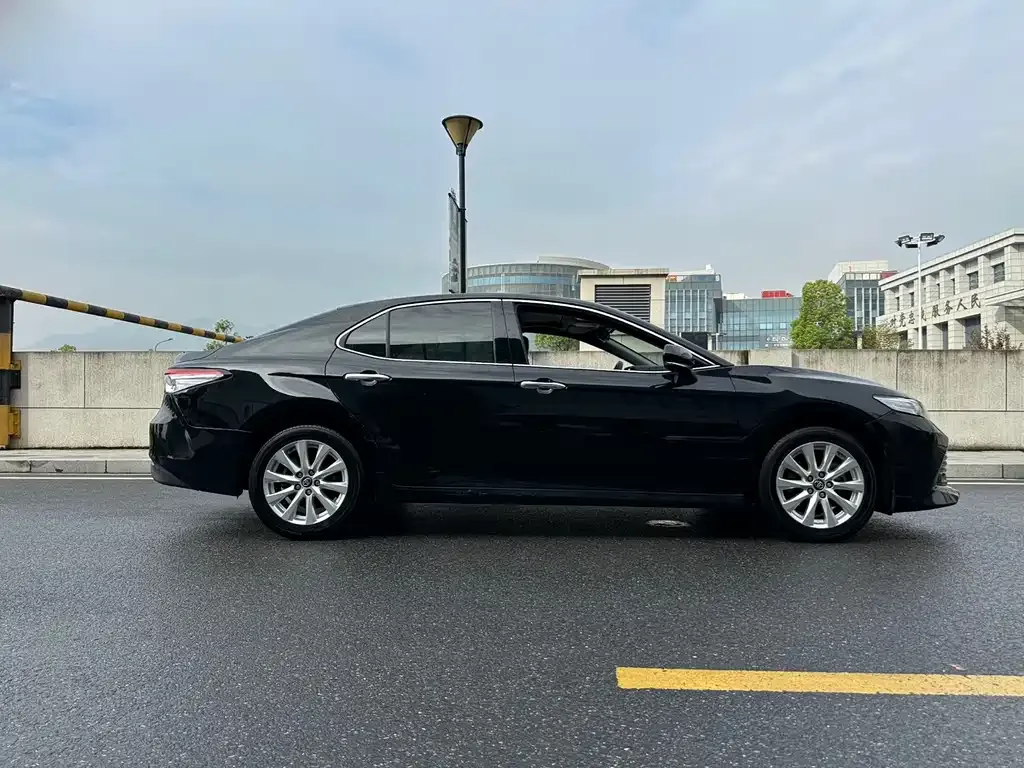 Toyota Camry 2021 из CN, фото 4