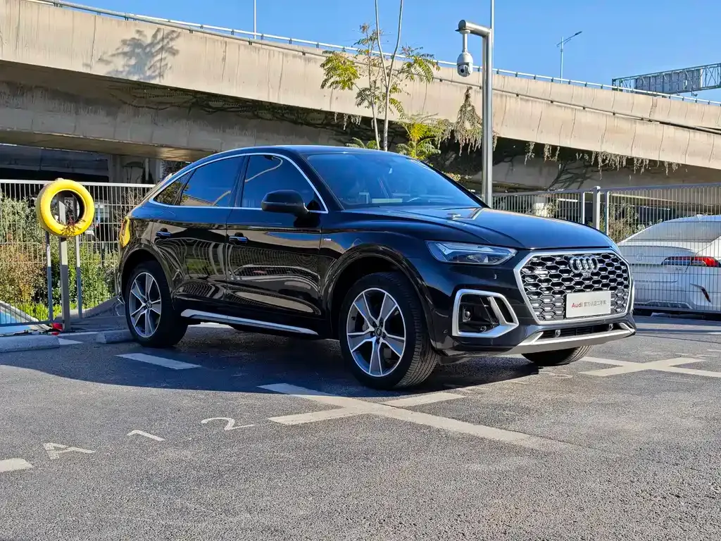 Audi Q5L Sportback 2022 из CN, фото 3