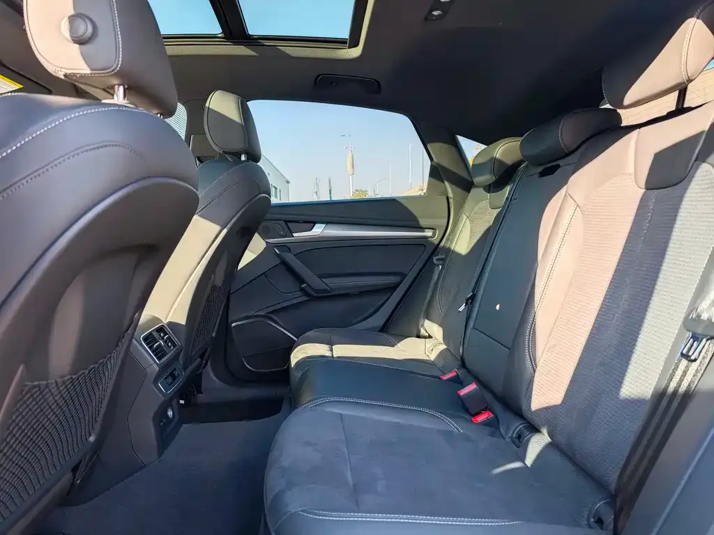Audi Q5L Sportback 2022 из CN, фото 5