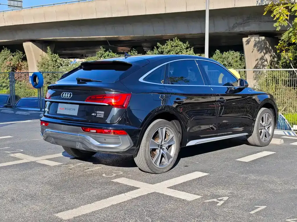 Audi Q5L Sportback 2022 из CN, фото 7