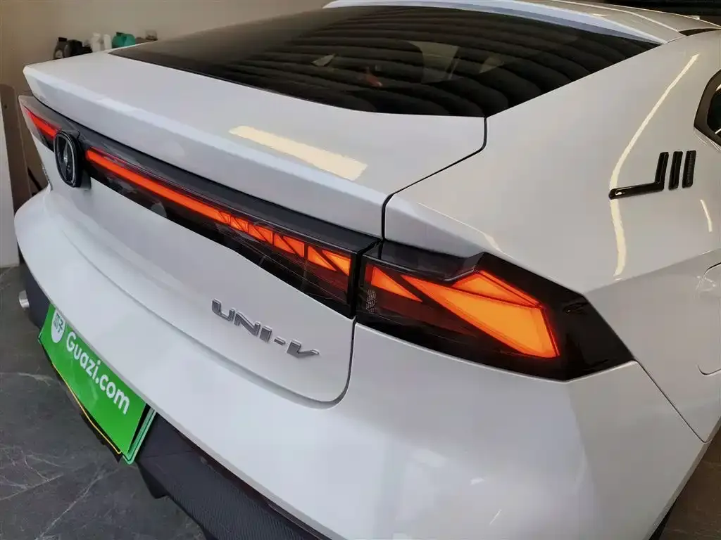 Changan UNI-V iDD 2024 из CN, фото 8