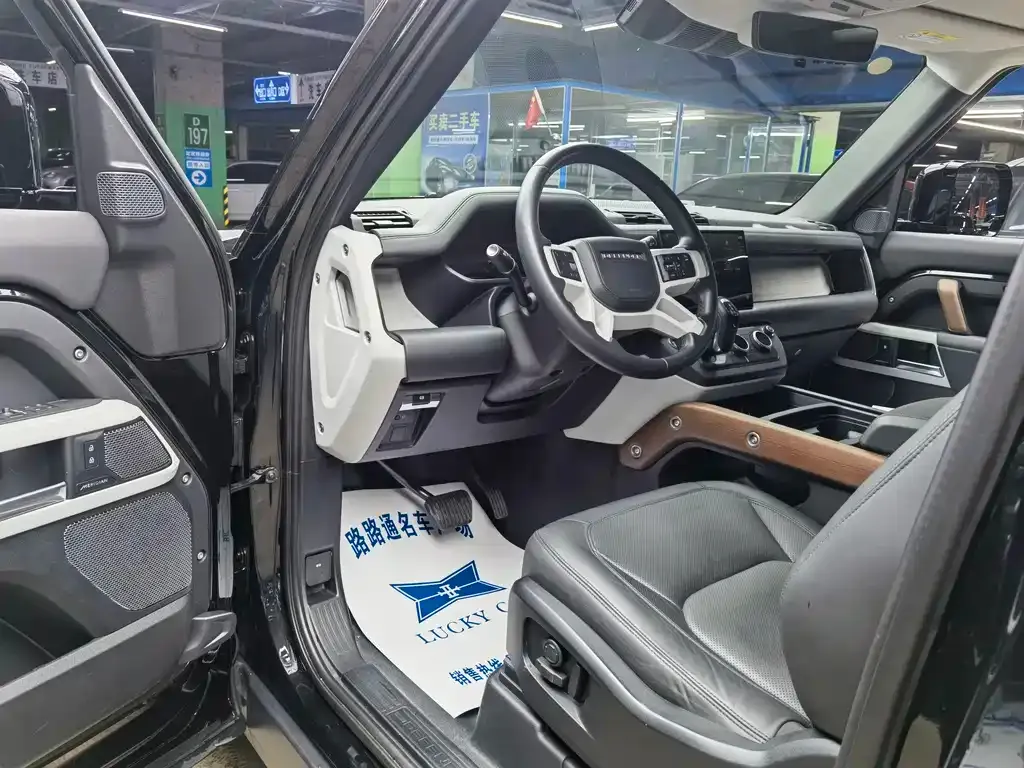 Land Rover Defender 2023 из CN, фото 8