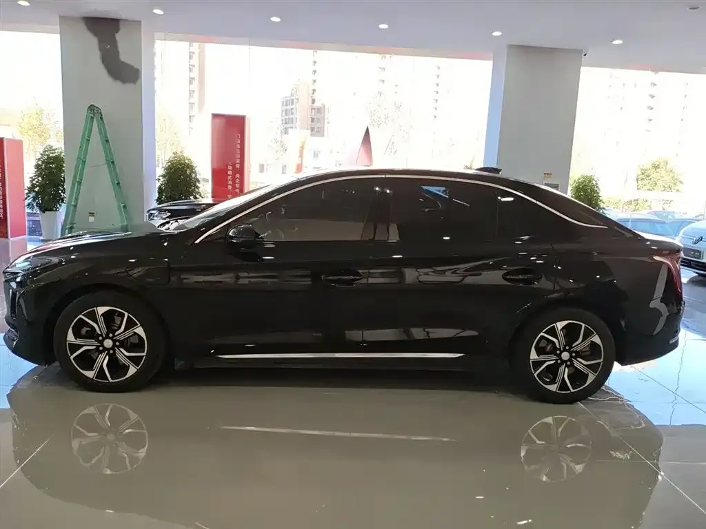 Hongqi E-QM5 2024 из CN, фото 5
