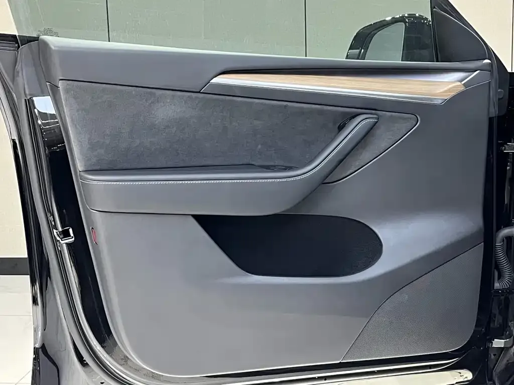 Tesla Model Y 2023 из CN, фото 8