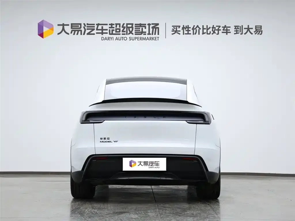 Tesla Model Y L — фото 4