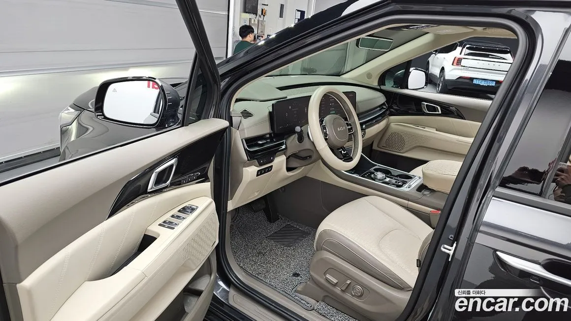 Kia Carnival — фото 10