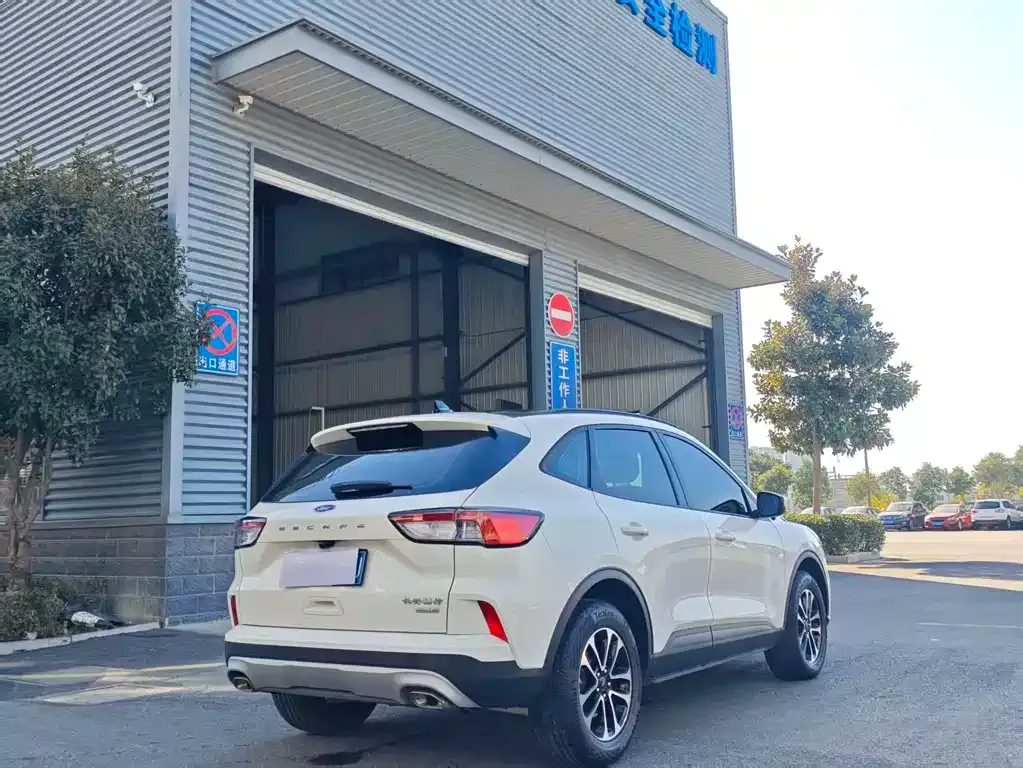 Ford Escape 2023 из CN, фото 6