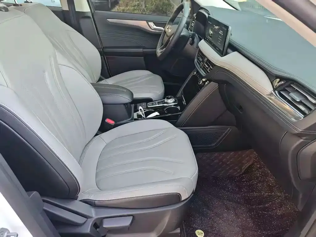 Ford Escape 2023 из CN, фото 7