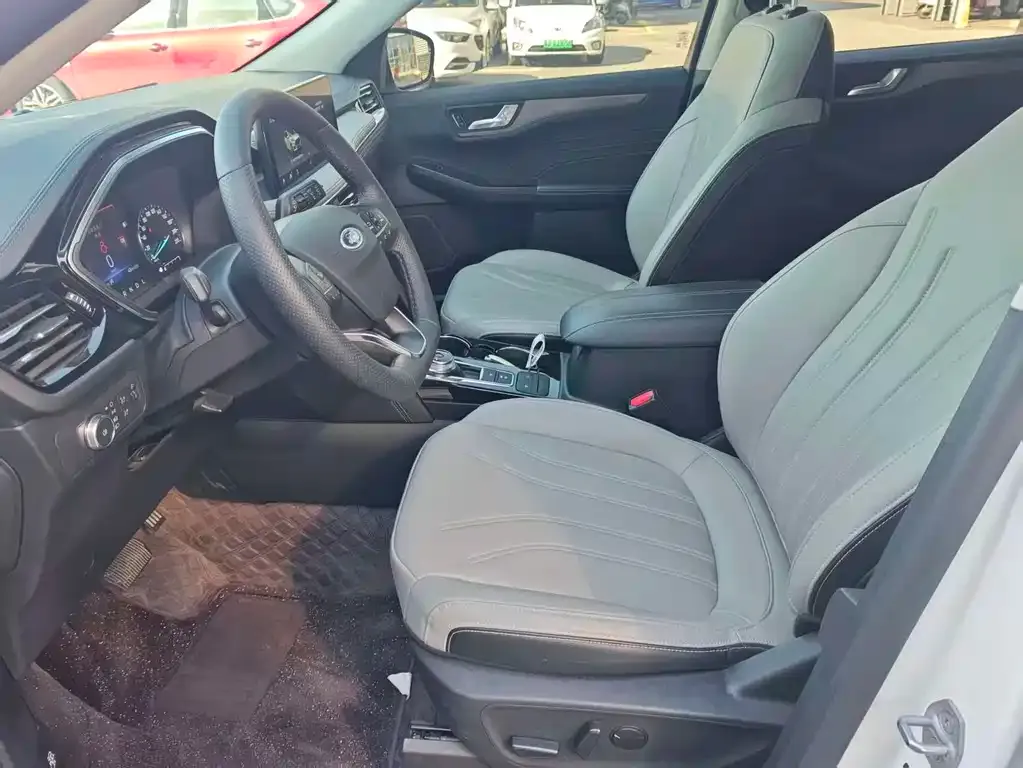 Ford Escape 2023 из CN, фото 8