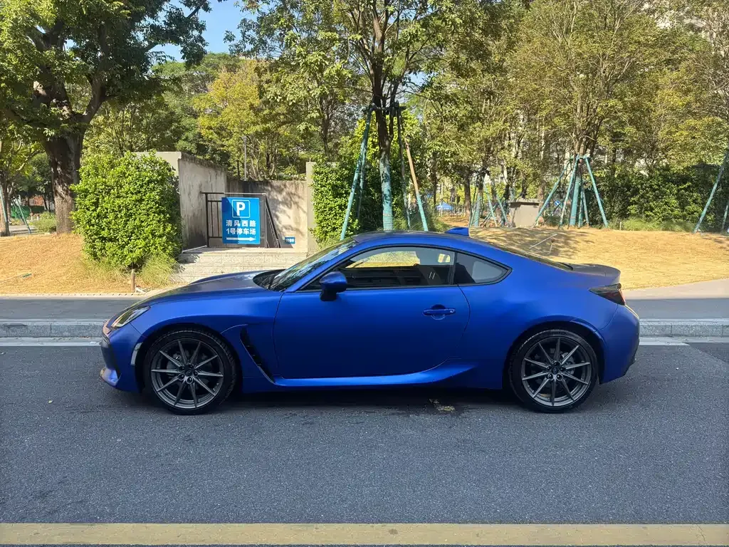 Subaru BRZ 2022 из CN, фото 4