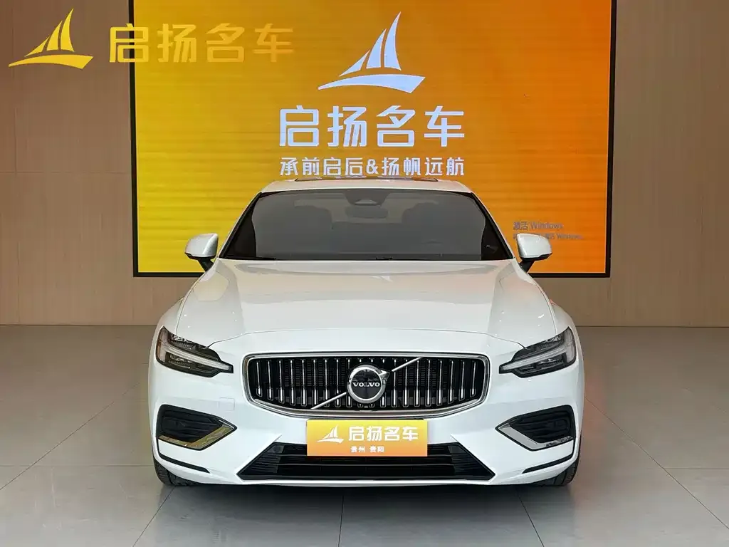 Volvo S60 2025 из CN, фото 2