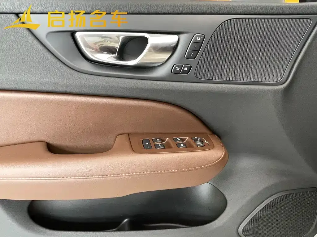 Volvo S60 2025 из CN, фото 5