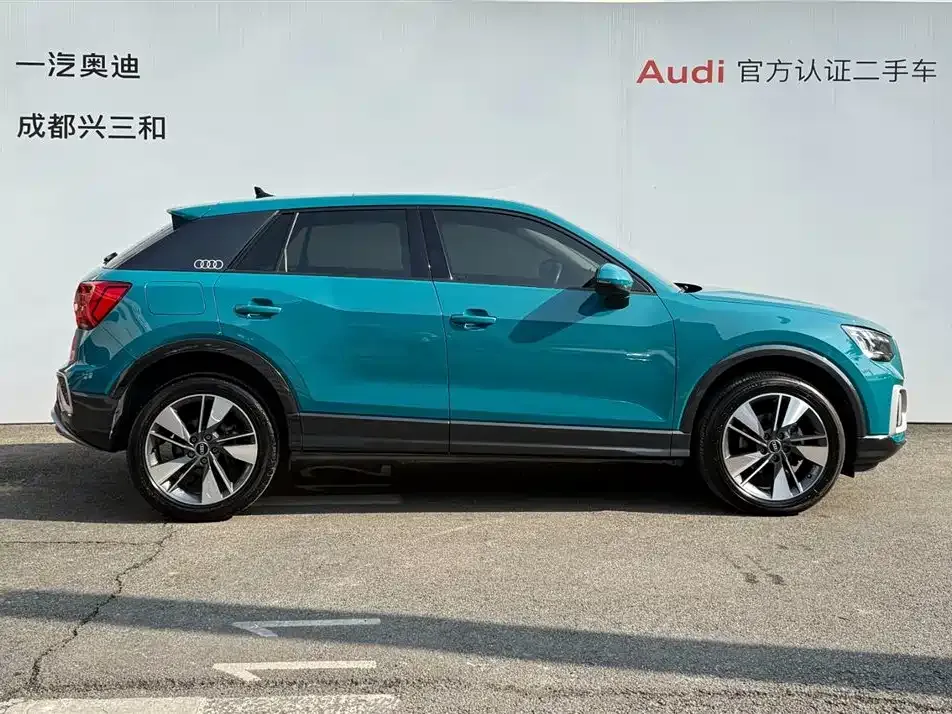 Audi Q2L — фото 2
