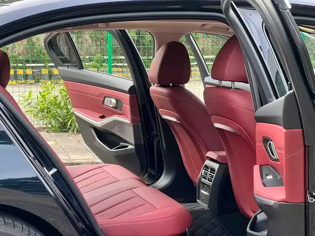 BMW 3 Series 2025 из CN, фото 10