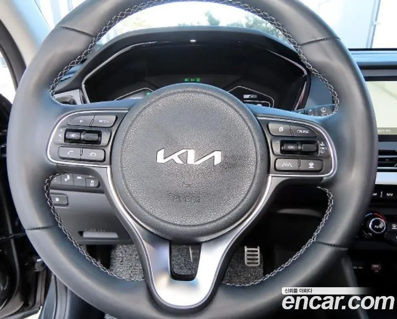 Kia Niro — фото 9