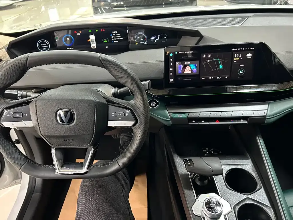 Changan UNI-V iDD 2025 из CN, фото 5