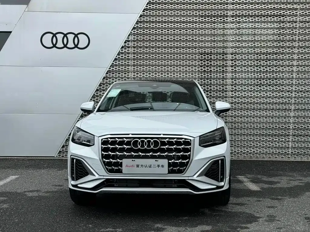 Audi Q2L — фото 2