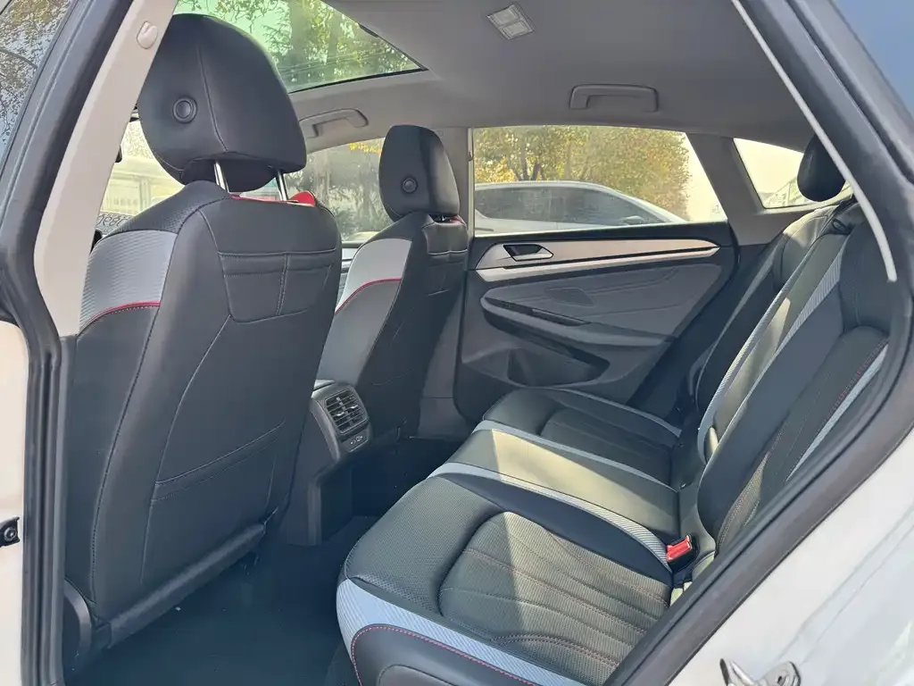 Volkswagen Lamando 2023 из CN, фото 7