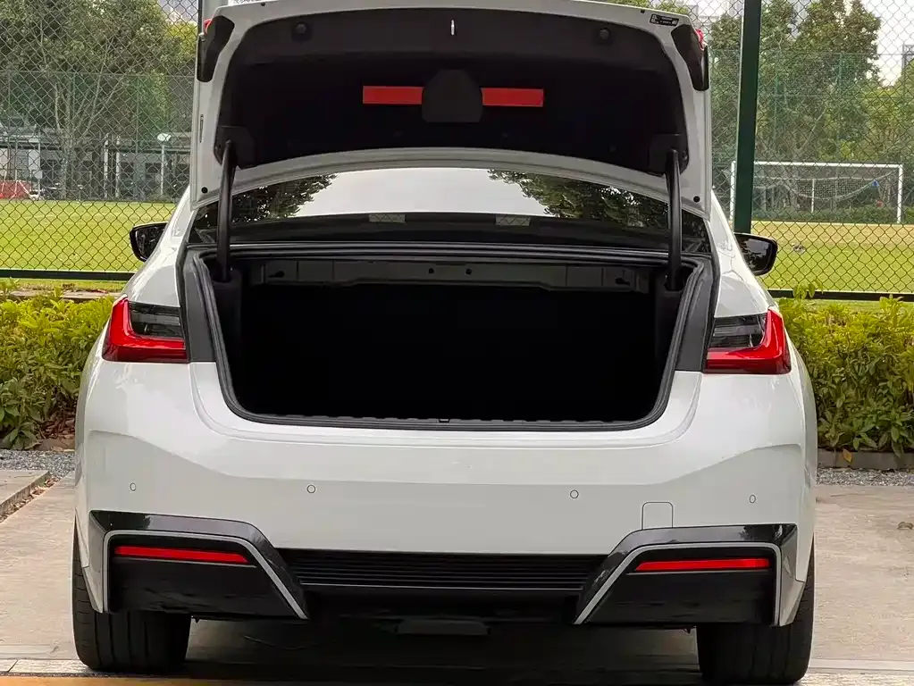 BMW i3 2024 из CN, фото 6