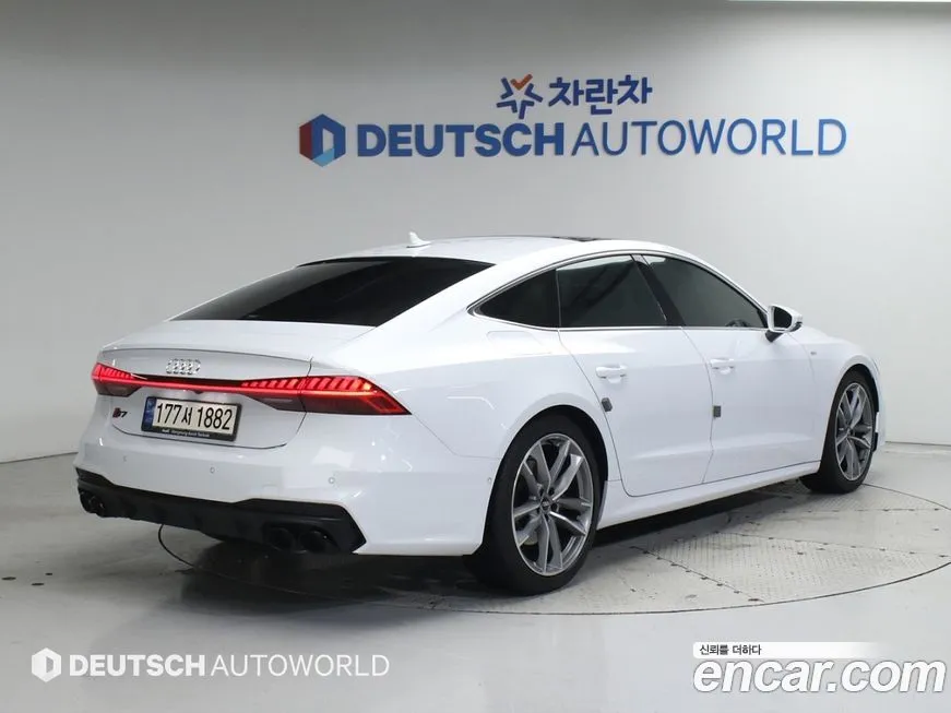 Audi A7 — фото 2