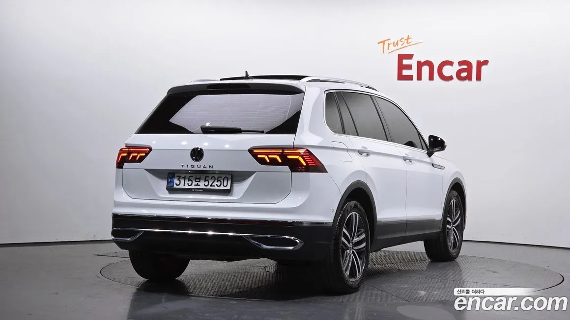 Volkswagen Tiguan — фото 2