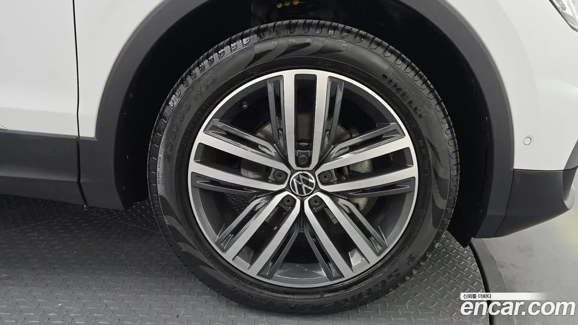 Volkswagen Tiguan — фото 5