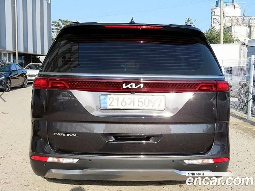 Kia Carnival — фото 4