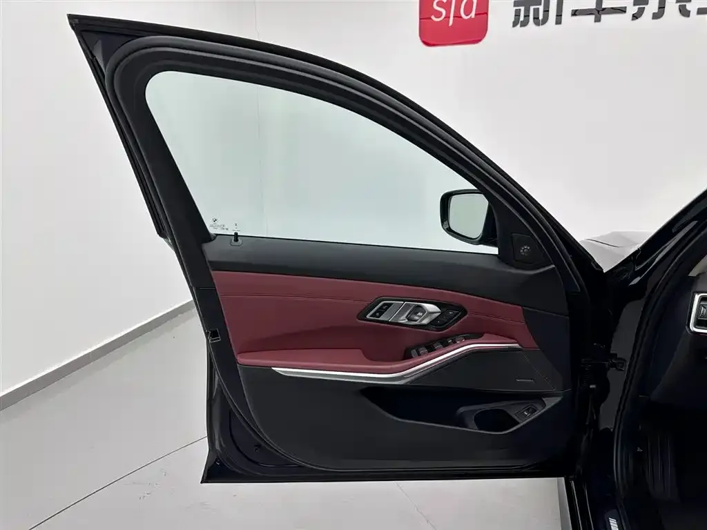 BMW 3 Series 2023 из CN, фото 8