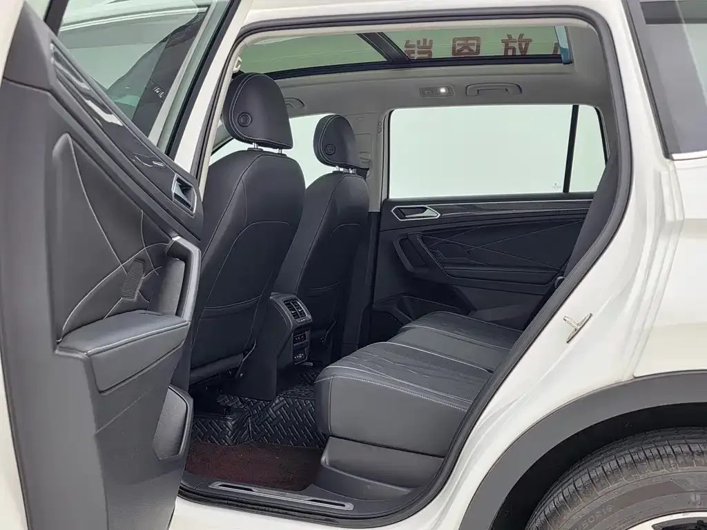 Volkswagen Tiguan L 2022 из CN, фото 8