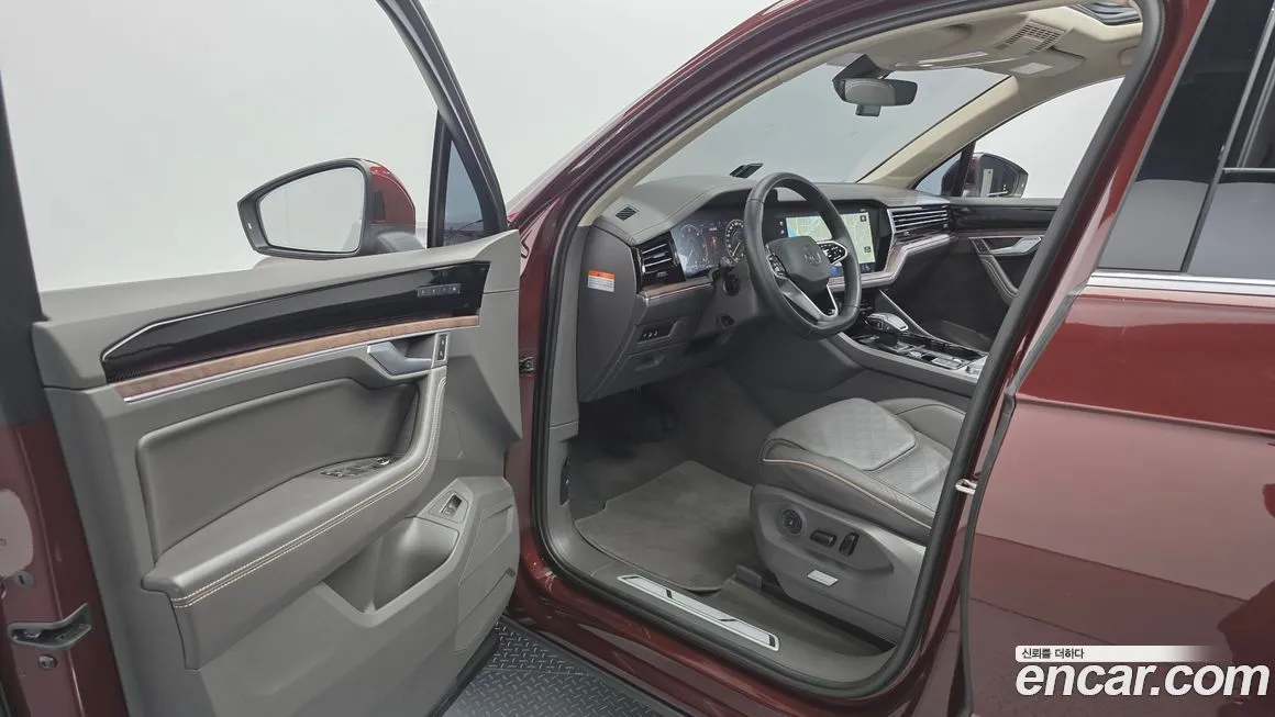 Volkswagen Touareg 2023 из KR, фото 10