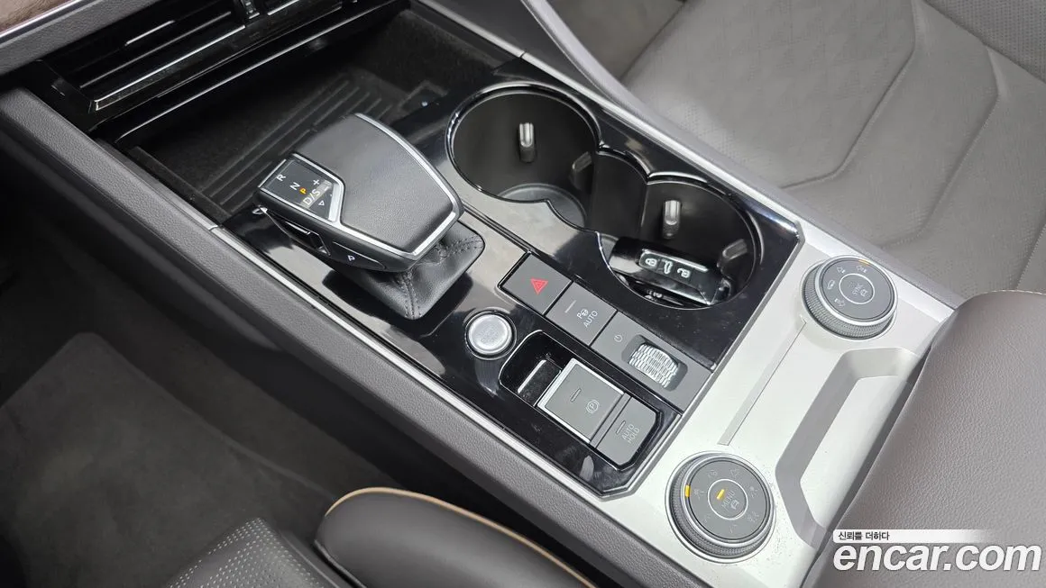Volkswagen Touareg 2023 из KR, фото 9