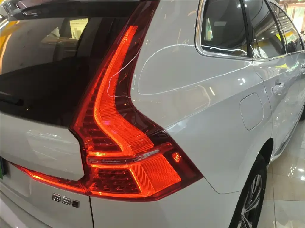 Volvo XC60 2023 из CN, фото 8