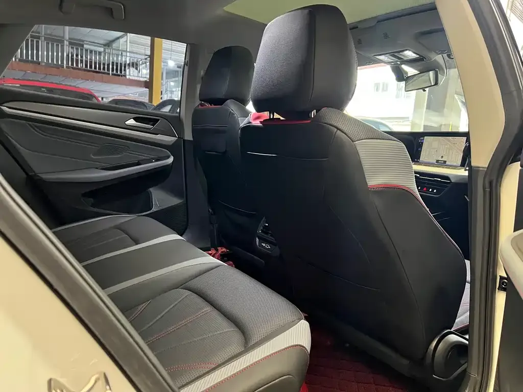 Volkswagen Lamando 2023 из CN, фото 8