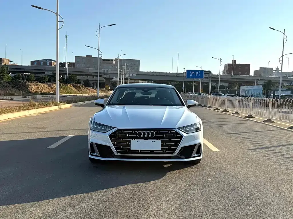 Audi A7L 2024 из CN, фото 2