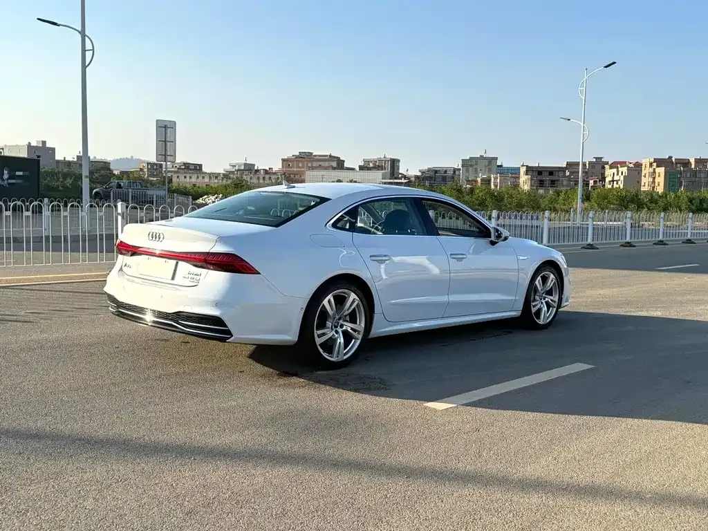 Audi A7L 2024 из CN, фото 4