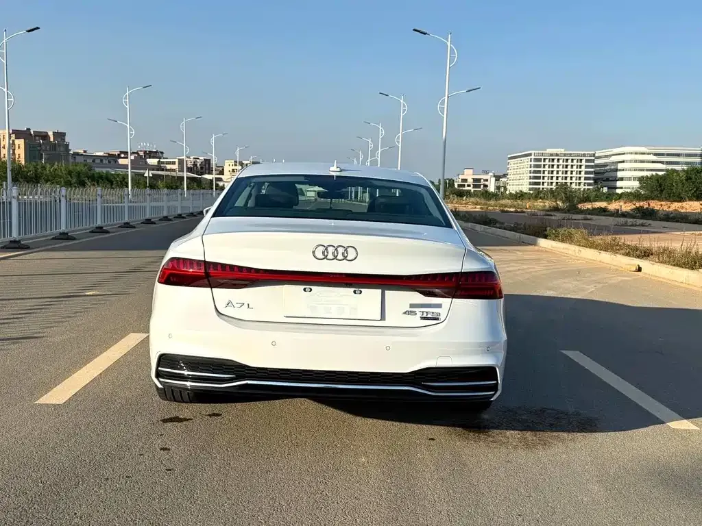 Audi A7L 2024 из CN, фото 5