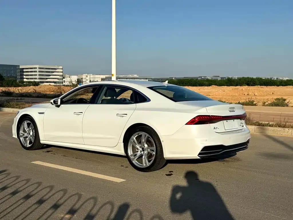 Audi A7L 2024 из CN, фото 6