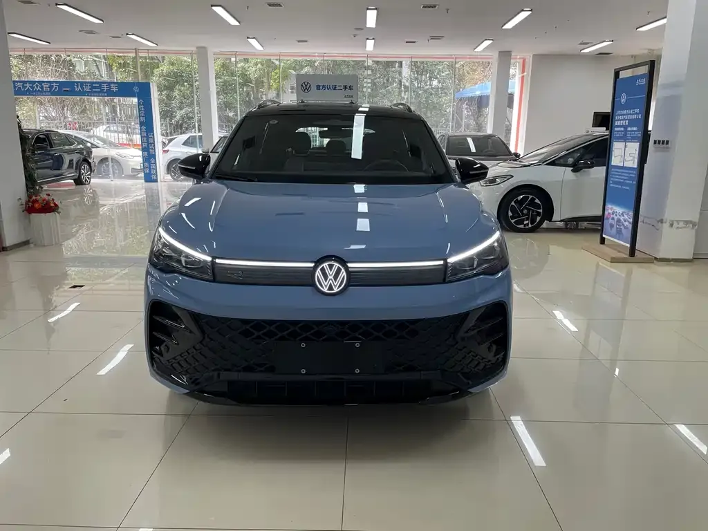 Volkswagen Tiguan L 2024 из CN, фото 2