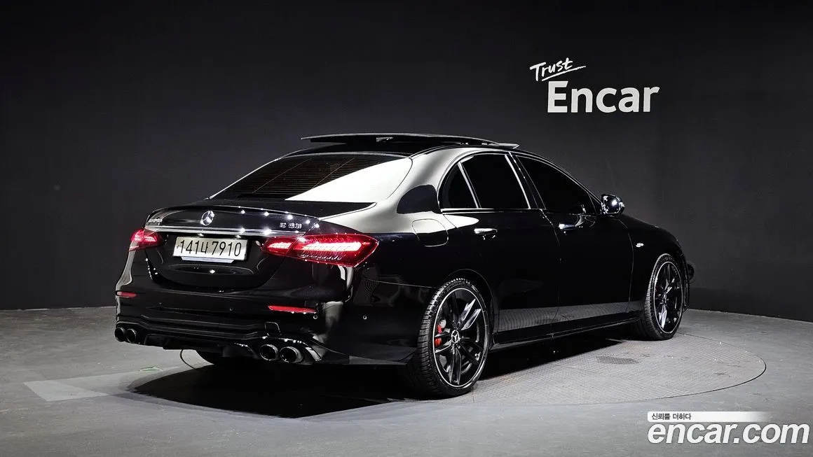 Mercedes-Benz E-Class — фото 2