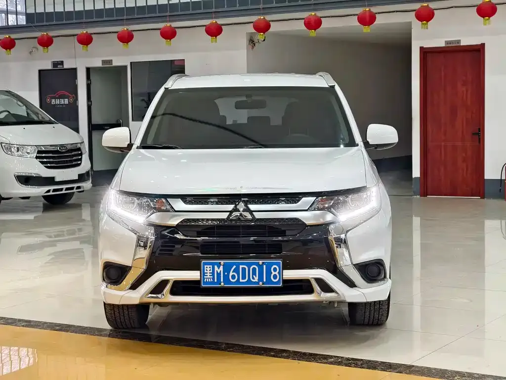 Mitsubishi Outlander 2021 из CN, фото 1