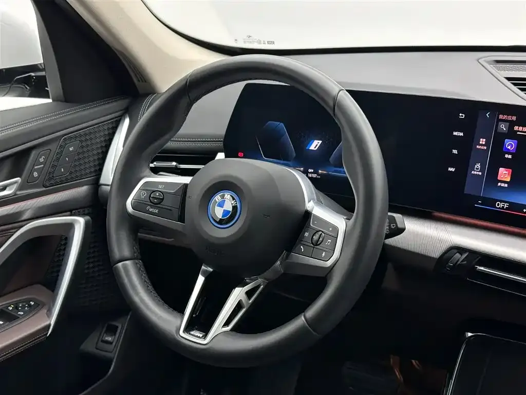 BMW iX1 2025 из CN, фото 10