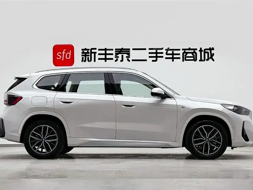 BMW iX1 2025 из CN, фото 3