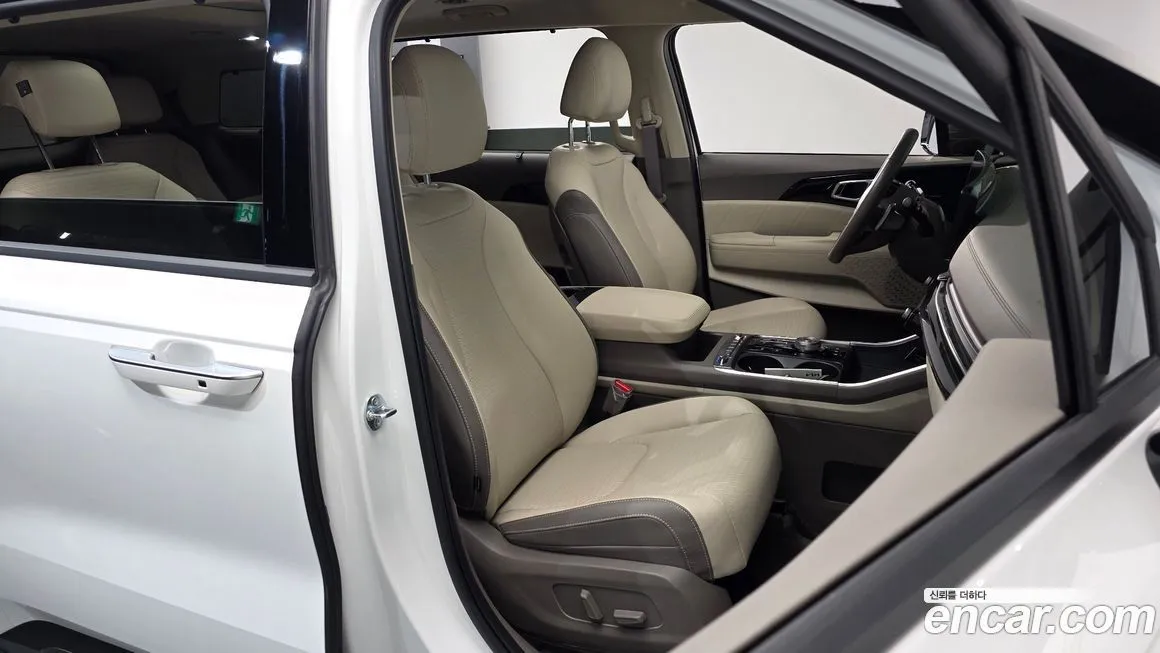Kia Carnival — фото 10