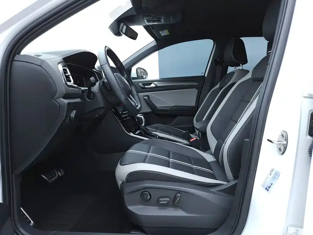 Volkswagen T-Roc 2024 из CN, фото 8