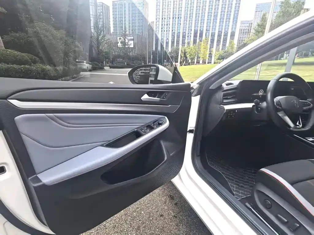 Volkswagen Lamando 2023 из CN, фото 7