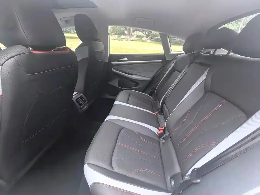 Volkswagen Lamando 2023 из CN, фото 9